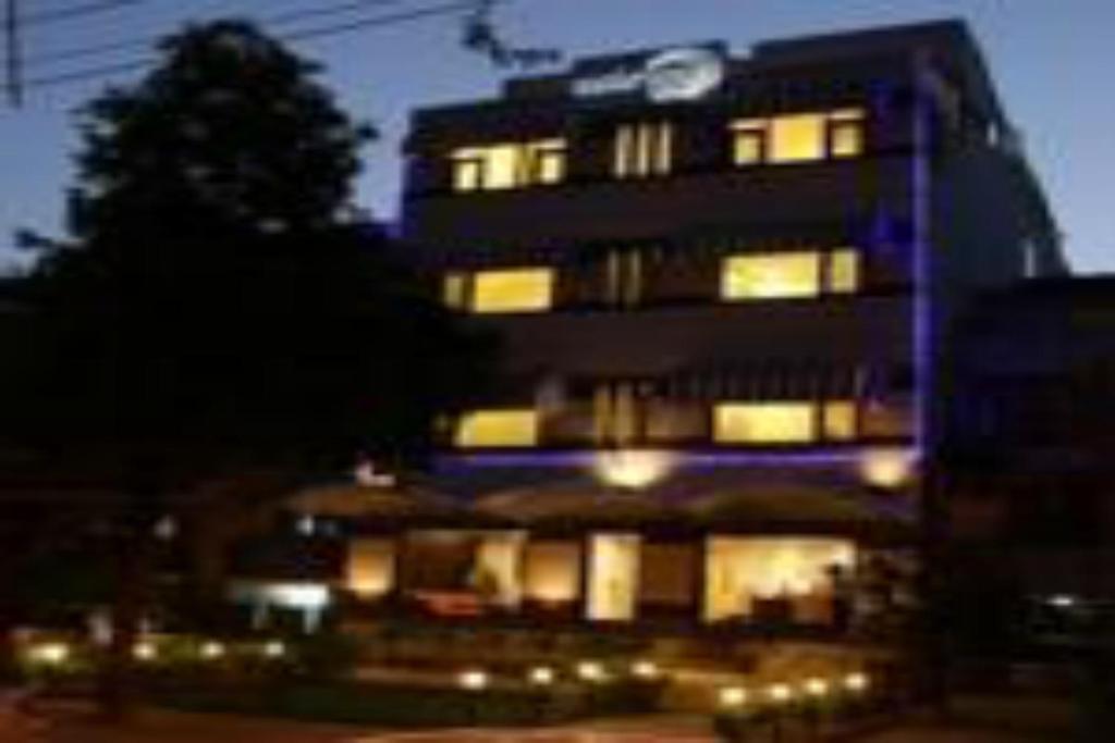Fabhotel Aashraye Yeni Delhi Dış mekan fotoğraf